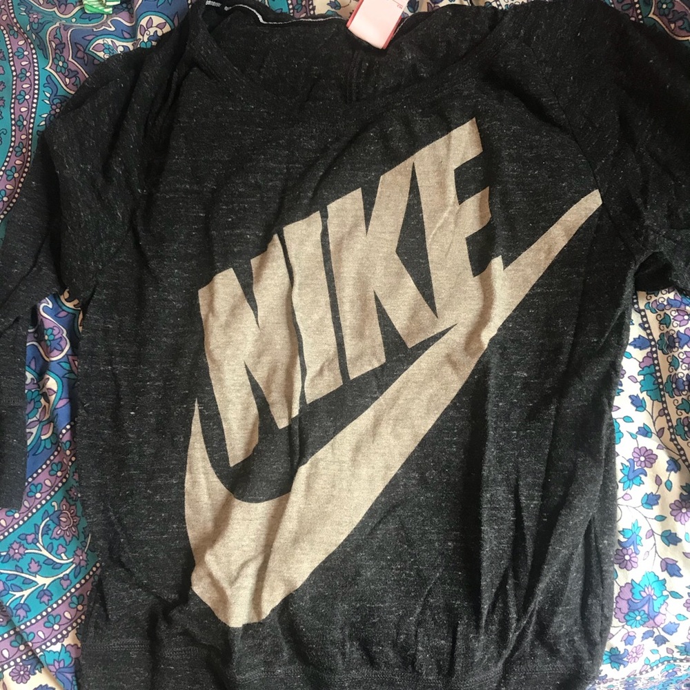 Nike top